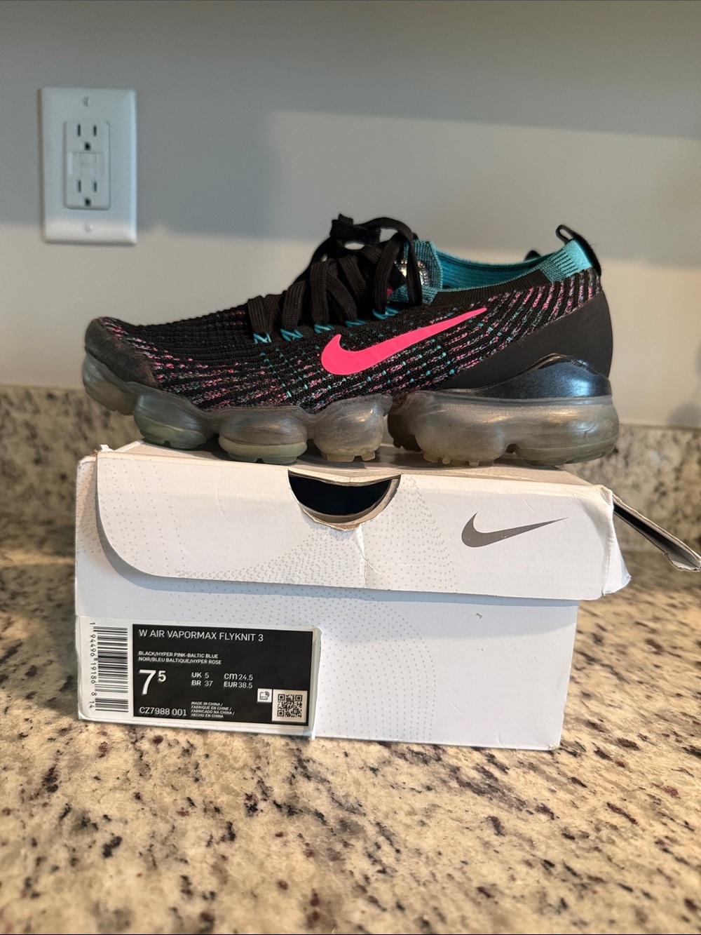 Nike women Black Pink Teal Flyknit VaporMax Sneakers